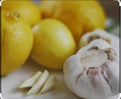 Le jus de citron mélangé à l’ail débouche les artères et prévient l’hypertension (Un nutritionniste)