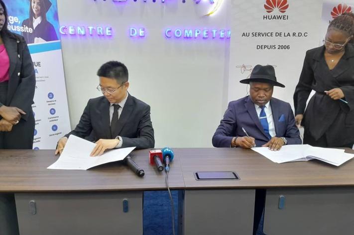 Partenariat : les meilleurs étudiants de l’ISIPA bénéficieront désormais d’un stage professionnel chez Huawei RDC